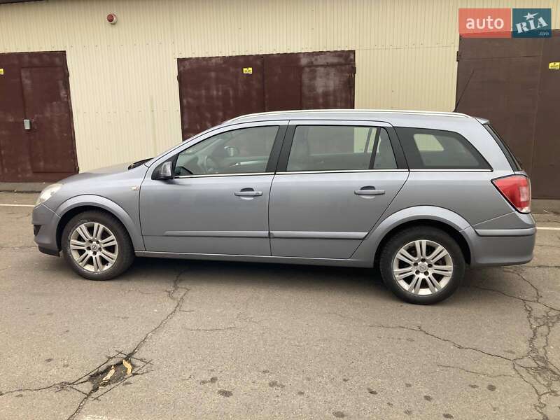 Универсал Opel Astra 2008 в Киеве