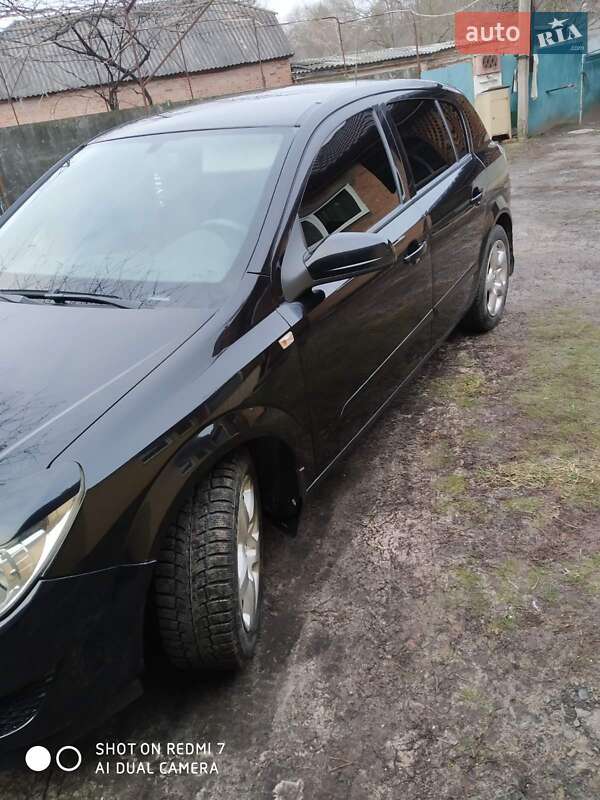 Хэтчбек Opel Astra 2007 в Полтаве