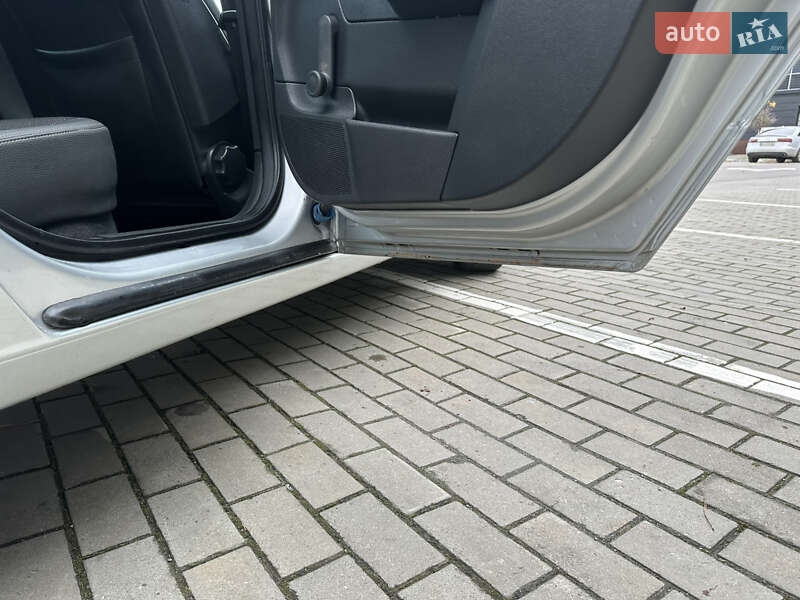 Универсал Opel Astra 2009 в Луцке