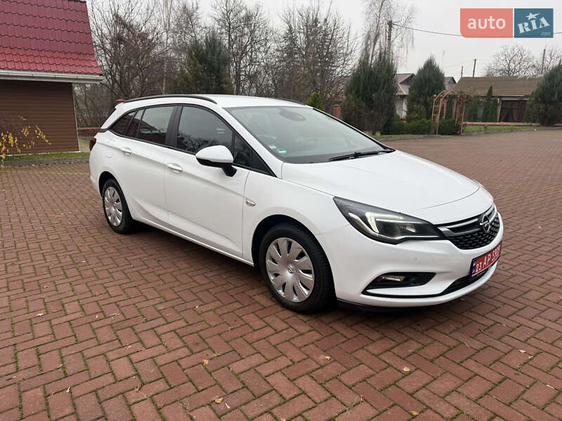 Универсал Opel Astra 2018 в Хмельницком