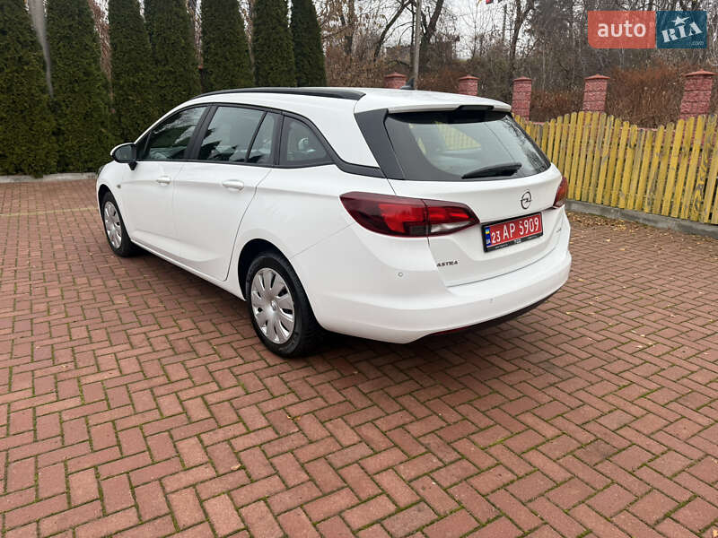 Универсал Opel Astra 2018 в Хмельницком