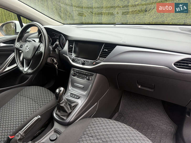 Универсал Opel Astra 2018 в Хмельницком