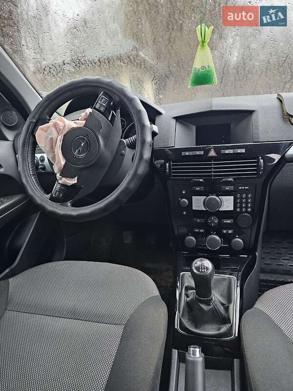 Универсал Opel Astra 2010 в Киеве фото 12 Универсал Opel Astra 2010 в Киеве