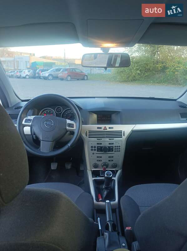 Универсал Opel Astra 2008 в Хороле фото 7 Универсал Opel Astra 2008 в Хороле