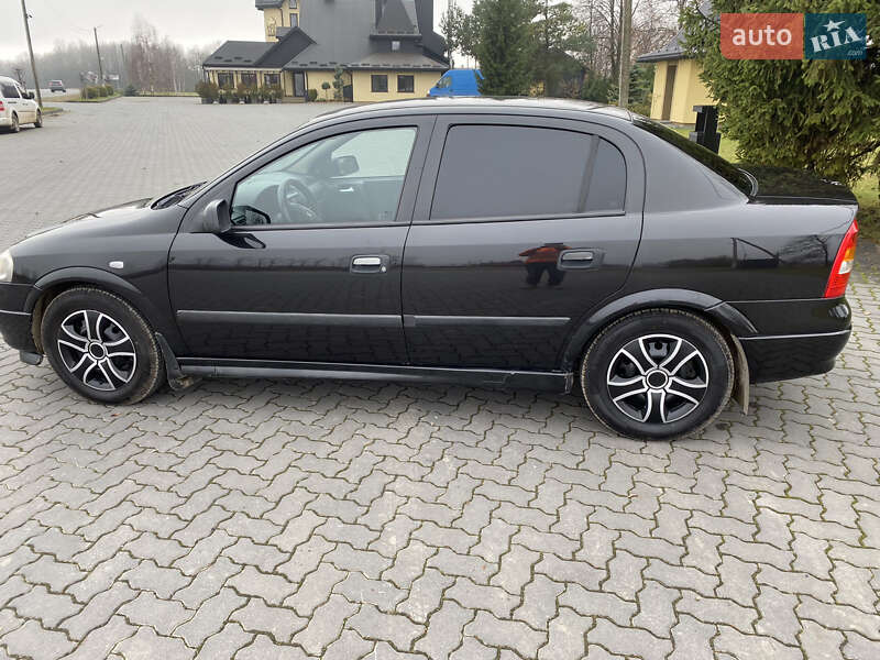 Седан Opel Astra 2007 в Ивано-Франковске