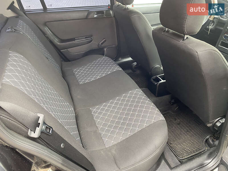 Седан Opel Astra 2007 в Ивано-Франковске