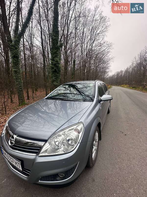Универсал Opel Astra 2008 в Звягеле
