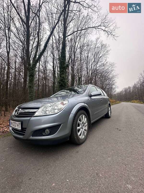 Универсал Opel Astra 2008 в Звягеле