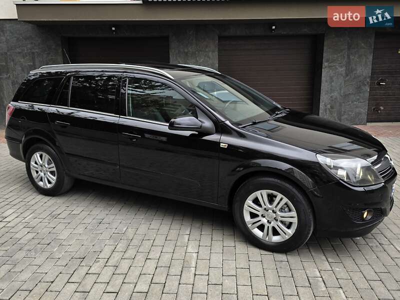 Універсал Opel Astra 2009 в Тернополі