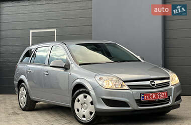 Универсал Opel Astra 2010 в Надворной