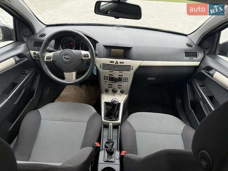 Универсал Opel Astra 2009 в Луцке