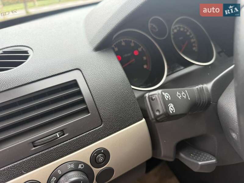 Универсал Opel Astra 2009 в Луцке