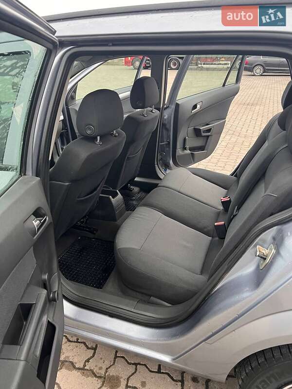 Универсал Opel Astra 2006 в Сарнах