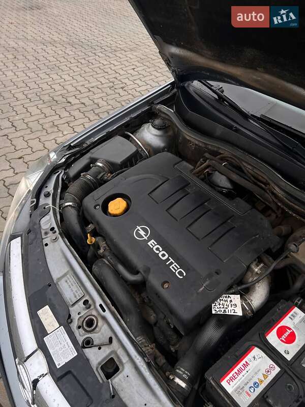 Универсал Opel Astra 2006 в Сарнах