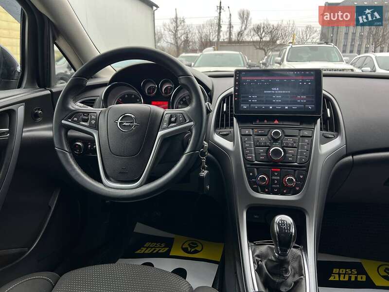 Универсал Opel Astra 2015 в Ивано-Франковске