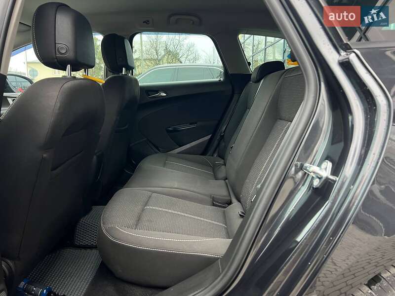 Универсал Opel Astra 2015 в Ивано-Франковске