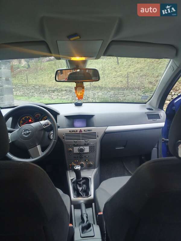 Універсал Opel Astra 2006 в Ужгороді