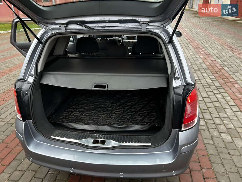 Універсал Opel Astra 2004 в Чорткові