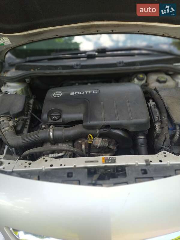 Универсал Opel Astra 2013 в Львове