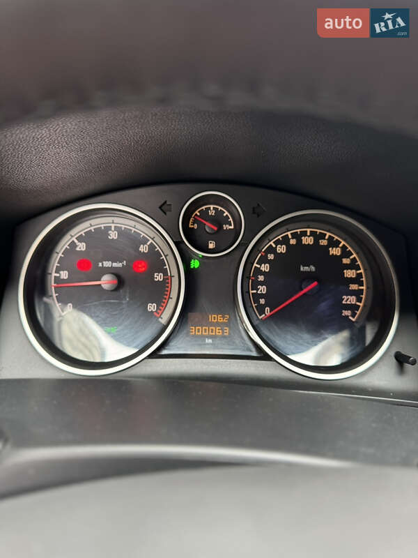 Универсал Opel Astra 2006 в Хмельницком