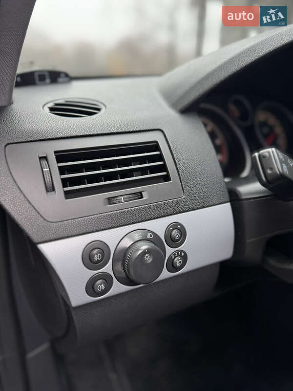 Универсал Opel Astra 2006 в Хмельницком