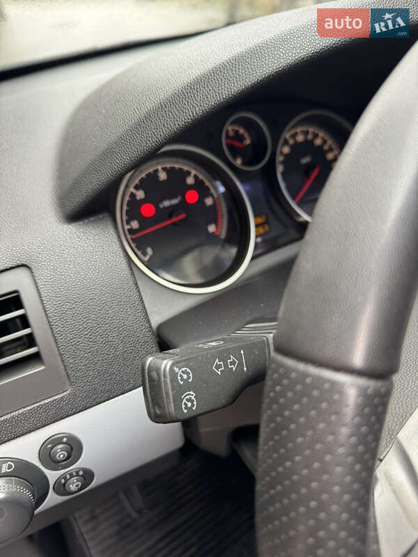 Универсал Opel Astra 2006 в Хмельницком