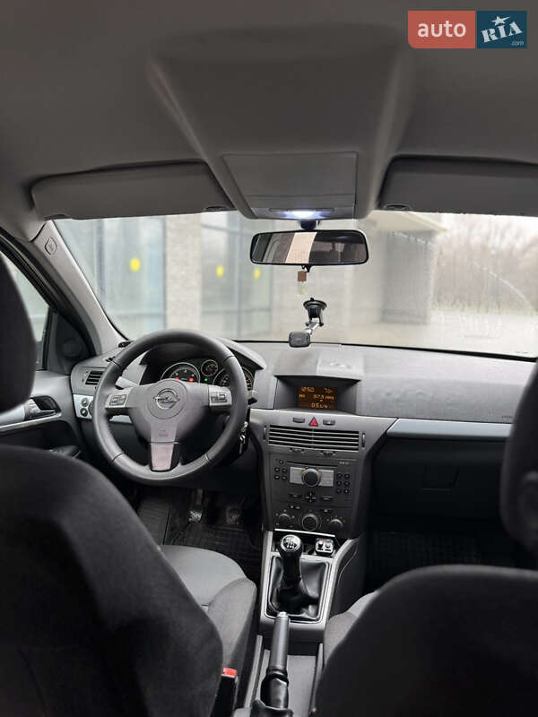 Универсал Opel Astra 2006 в Хмельницком