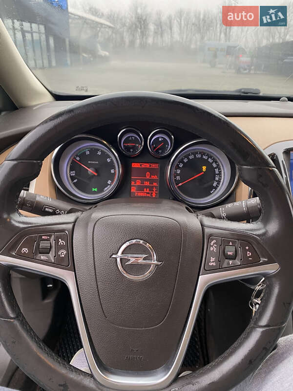 Универсал Opel Astra 2012 в Летичеве