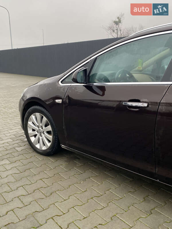 Универсал Opel Astra 2012 в Летичеве