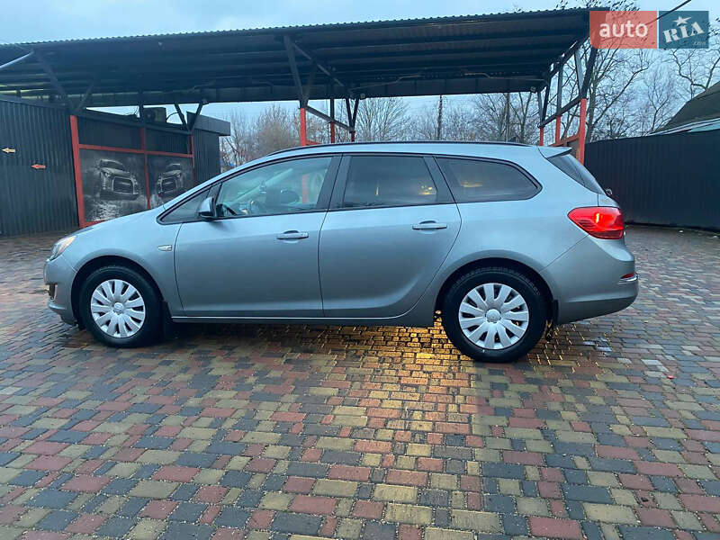Универсал Opel Astra 2013 в Смеле