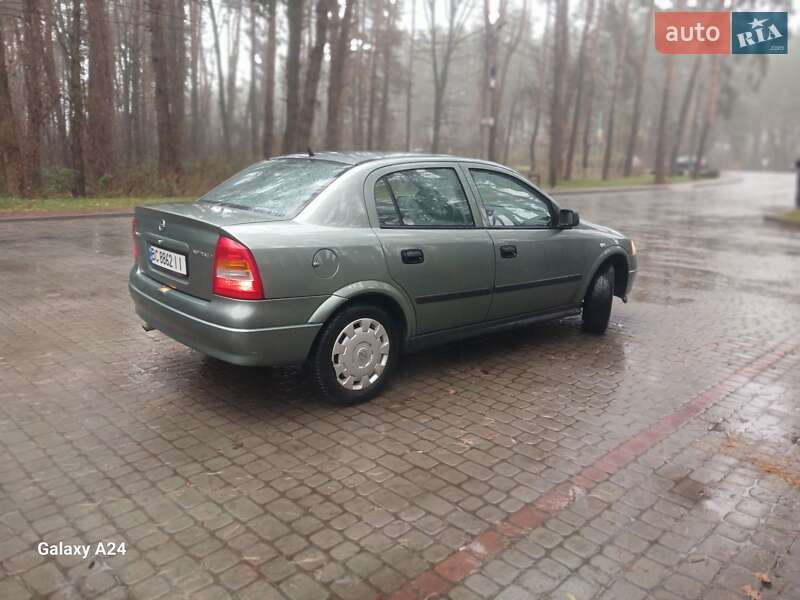 Седан Opel Astra 2006 в Львові