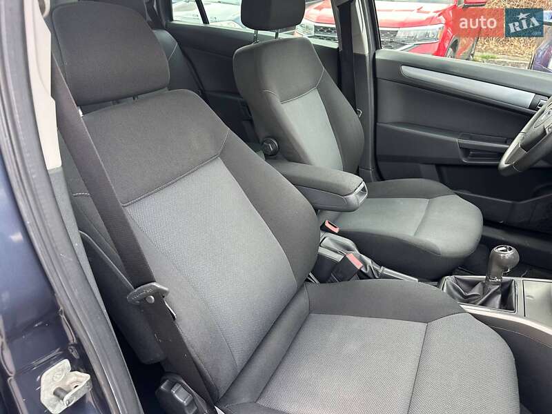 Универсал Opel Astra 2006 в Каменском