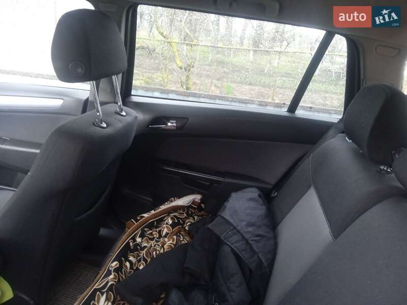 Универсал Opel Astra 2005 в Теребовле