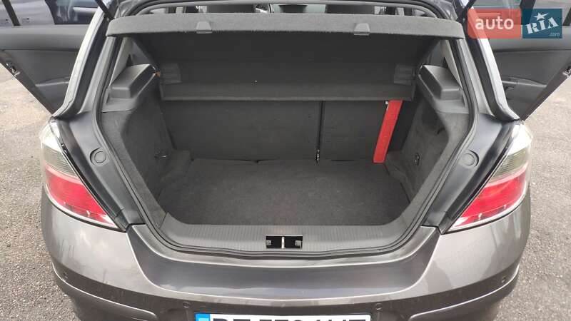 Хэтчбек Opel Astra 2008 в Южноукраинске