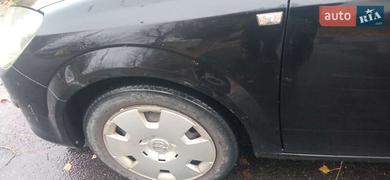 Универсал Opel Astra 2005 в Ужгороде