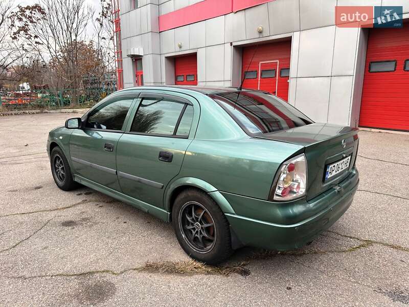 Седан Opel Astra 2005 в Запорожье