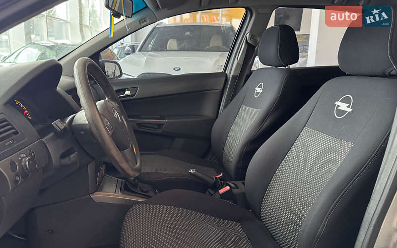 Хетчбек Opel Astra 2005 в Шептицькому
