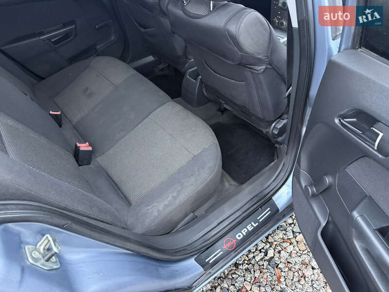 Универсал Opel Astra 2006 в Переяславе