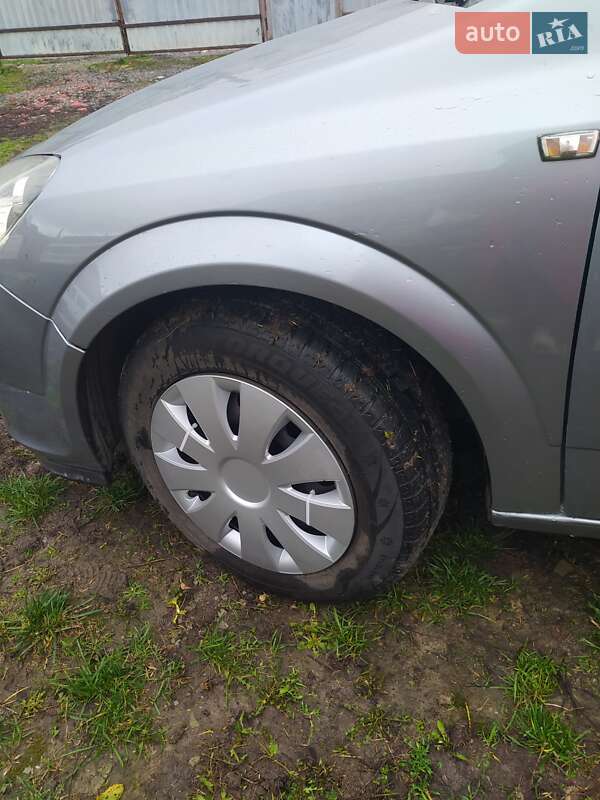 Универсал Opel Astra 2005 в Бердичеве