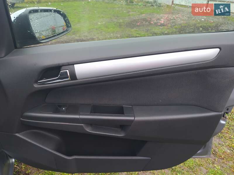 Универсал Opel Astra 2005 в Бердичеве