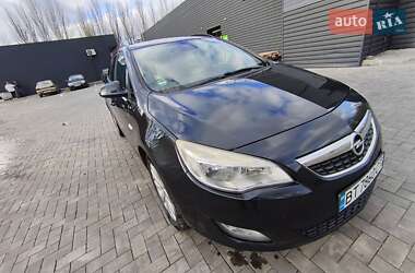 Універсал Opel Astra 2011 в Кривому Розі