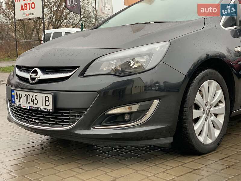 Универсал Opel Astra 2014 в Бердичеве