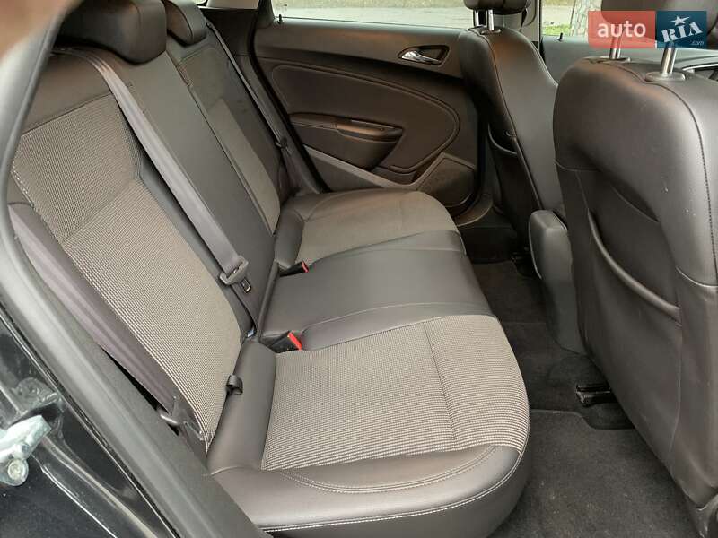 Универсал Opel Astra 2014 в Бердичеве