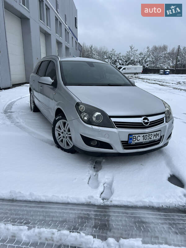 Универсал Opel Astra 2009 в Львове