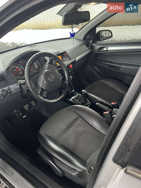 Универсал Opel Astra 2009 в Львове