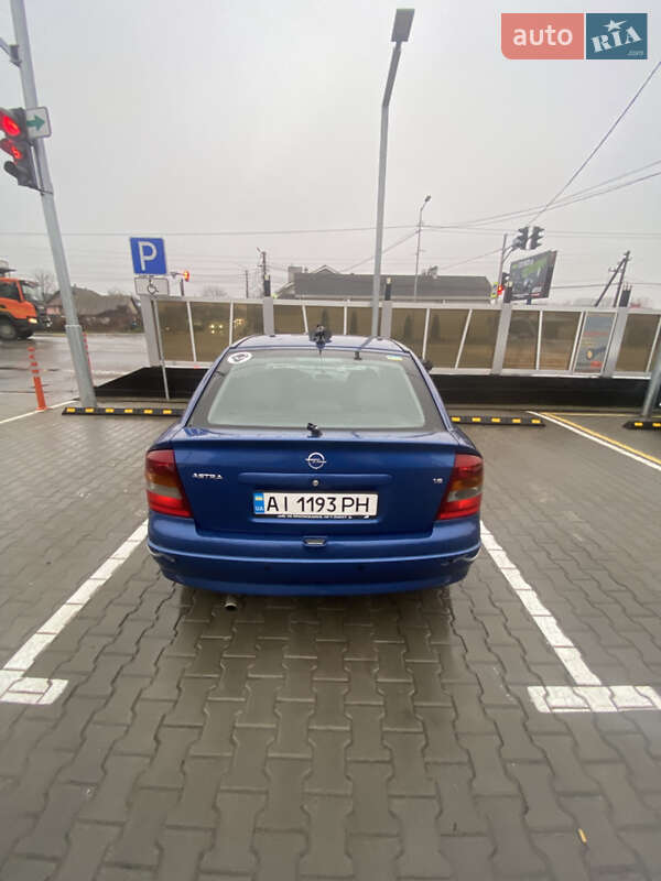 Хэтчбек Opel Astra 2003 в Софиевской Борщаговке