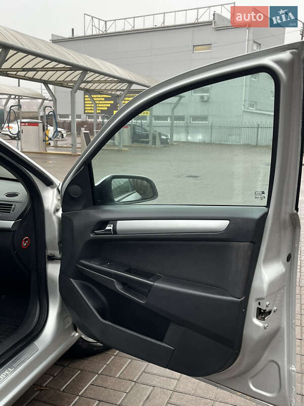 Универсал Opel Astra 2010 в Киеве фото 15 Универсал Opel Astra 2010 в Киеве