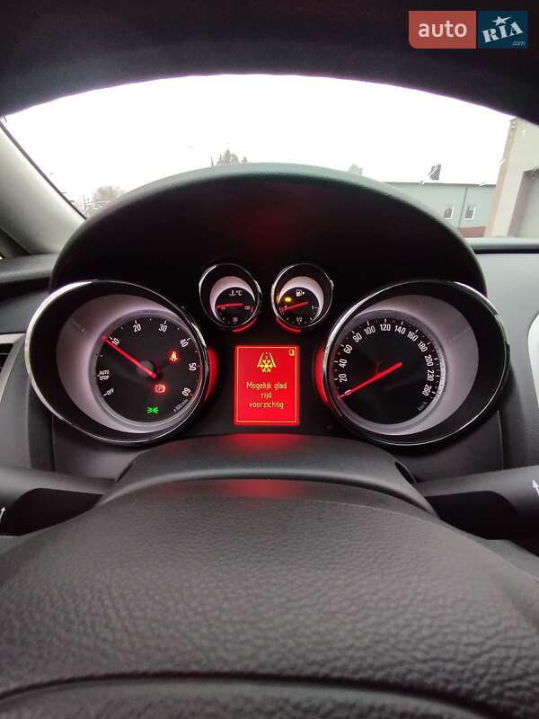 Універсал Opel Astra 2011 в Луцьку