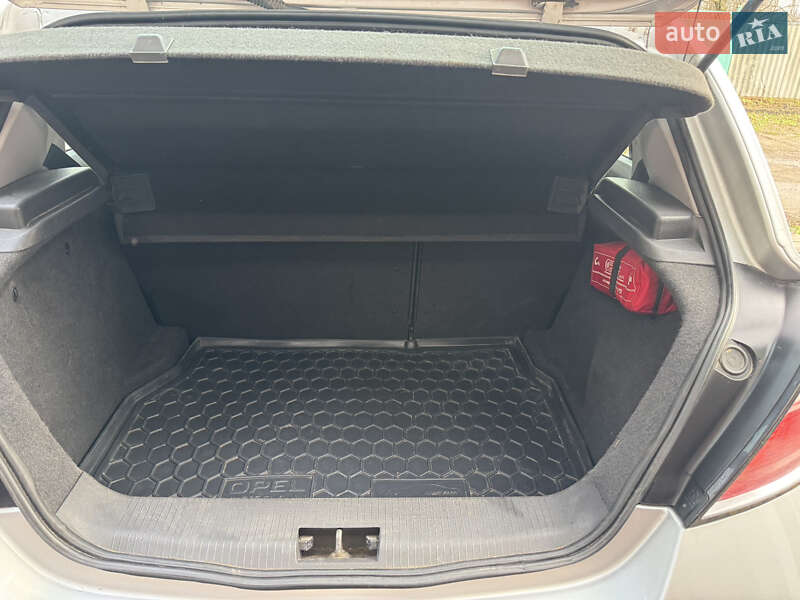Хэтчбек Opel Astra 2006 в Харькове фото 8 Хэтчбек Opel Astra 2006 в Харькове