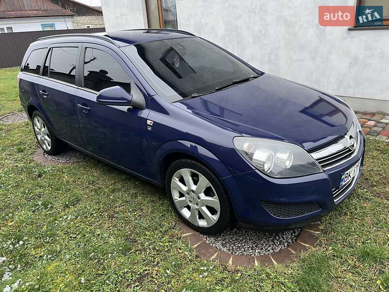 Универсал Opel Astra 2010 в Костополе фото 2 Универсал Opel Astra 2010 в Костополе